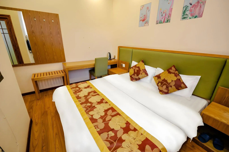 Chengdu Holly Hostel