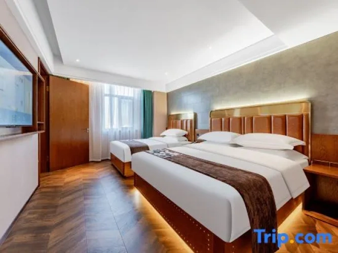 Standard Double Suite