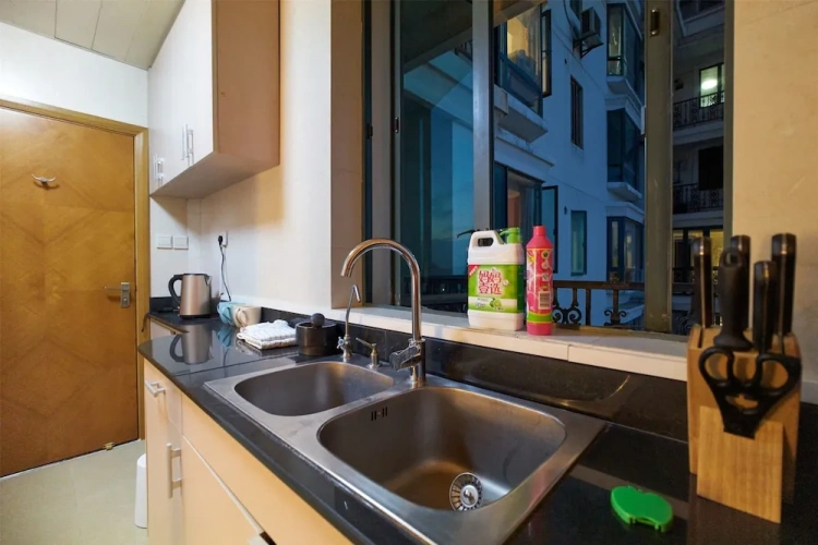 4 Bedrooms Apartment