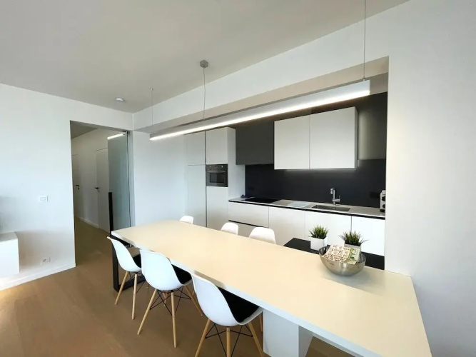 Apartment by Epernay Square With Sea View