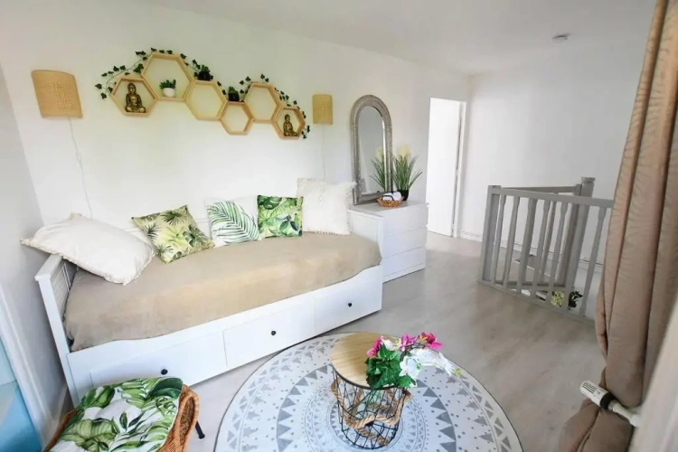 3 Bedrooms Apartment