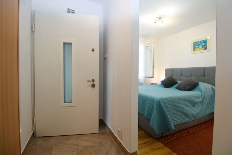 Apartment 1387