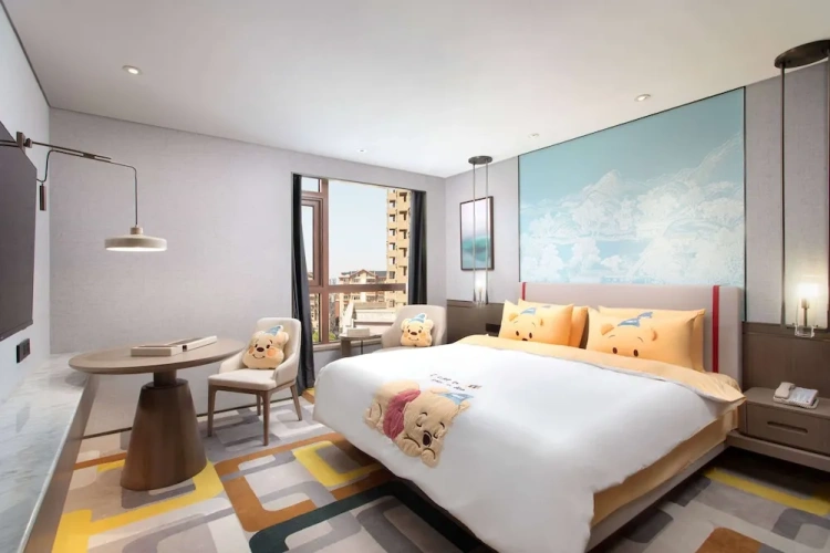 Sextuple Family Suite