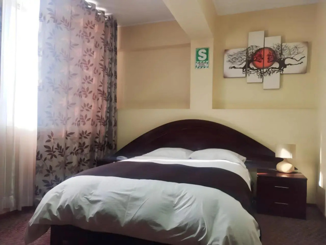 Hotel B & V
