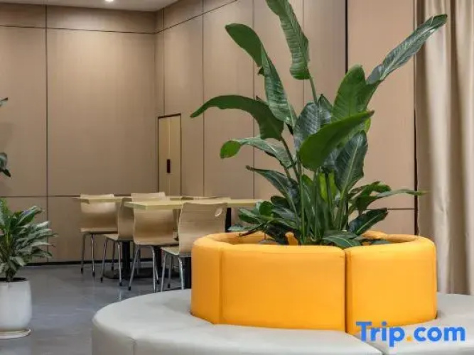 Sanya Yuxi Hotel