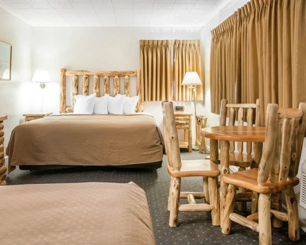 1 Bedroom Deluxe Suite with balcony and with lake view