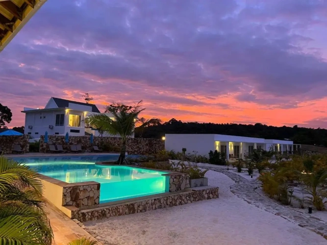 4 Bedrooms Cottage