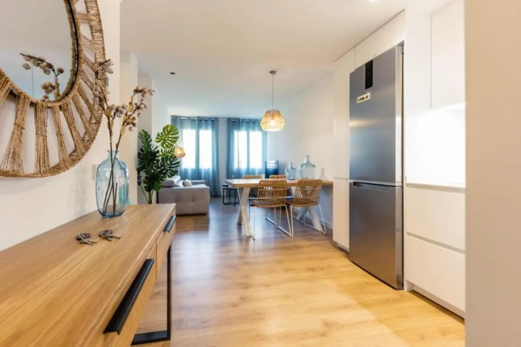 2 Bedrooms Apartment