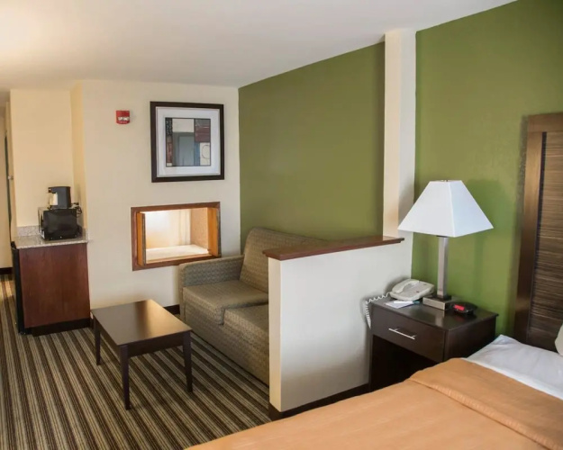 Quality Inn & Suites Loves Park