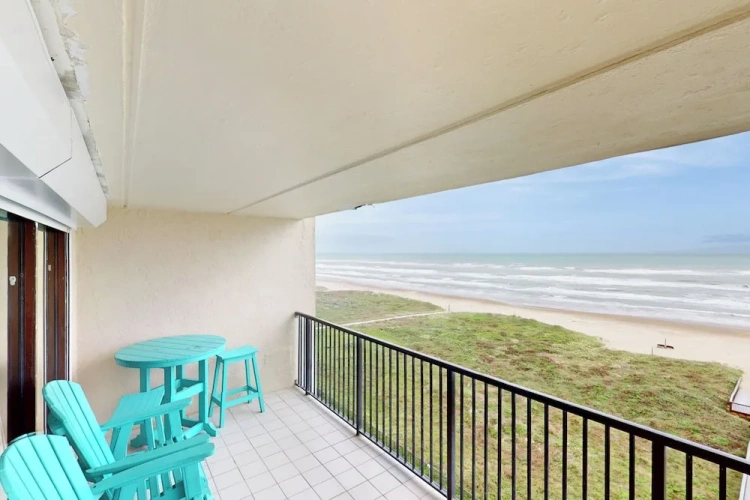 3 Bedrooms Apartment with balcony