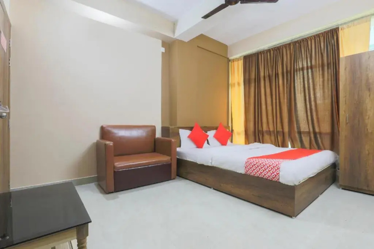 Vedanta Hotel by OYO Rooms