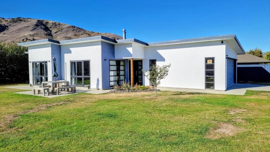 3 Bedrooms Cottage
