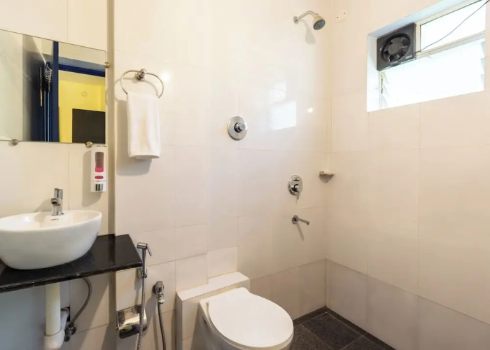 Blue Door Hotel Morjim