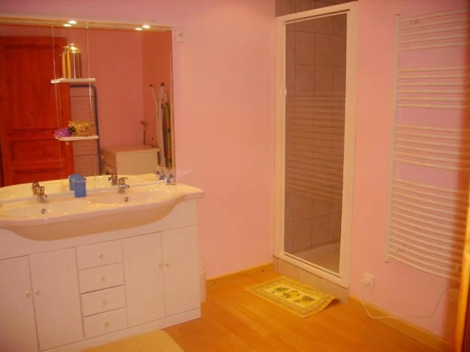 3 Bedrooms Cottage