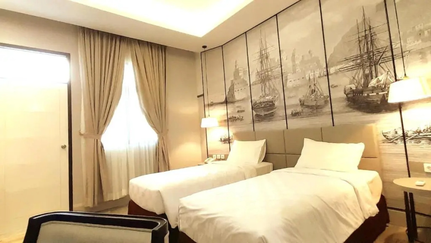 Three R Hotel