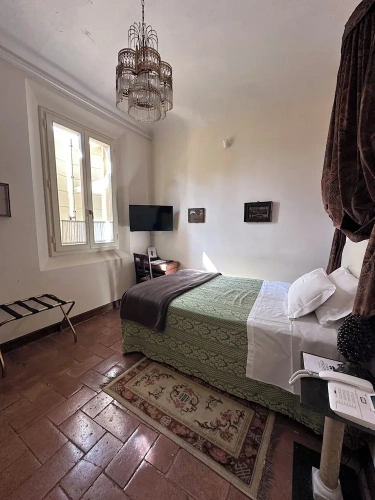 Economy room