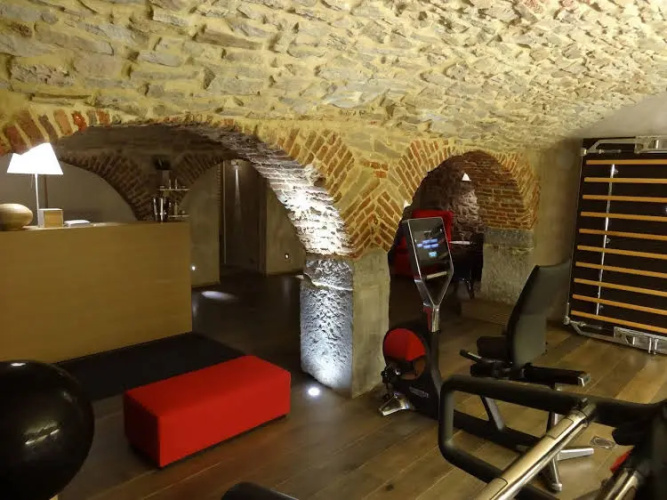 NE5T Suites & Spa
