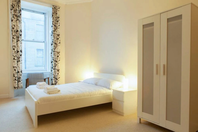 2 Bedroom Flat With Skyline Views