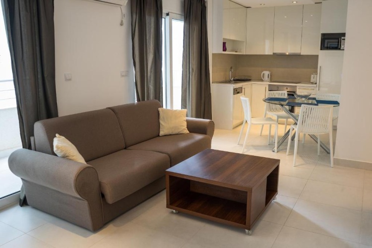 1 Bedroom Apartment
