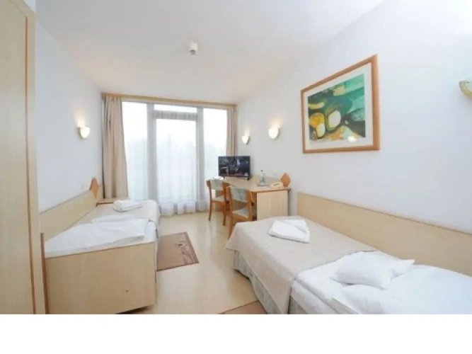 Standard Twin room with balcony