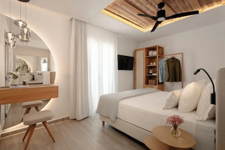 Premium Suite with balcony and beachfront