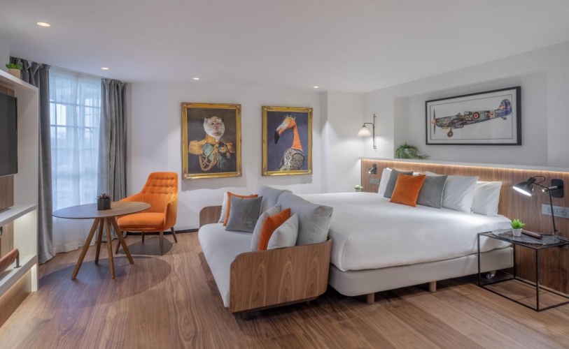 2 Bedrooms Level Suite