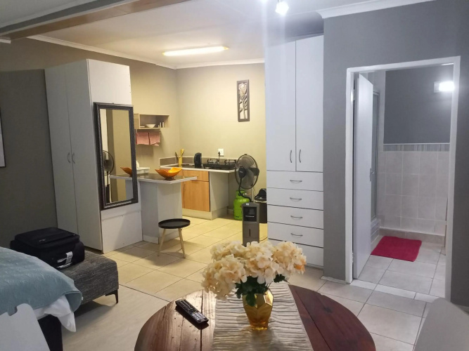 Menlyn Mews Guesthouse