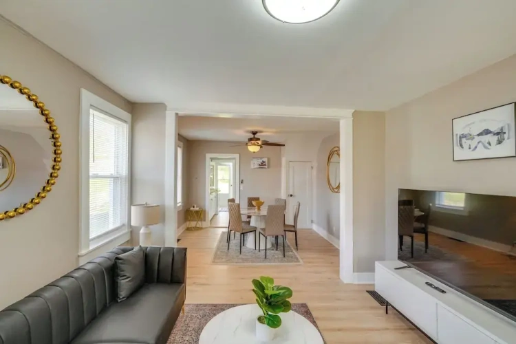 4 Bedrooms Cottage
