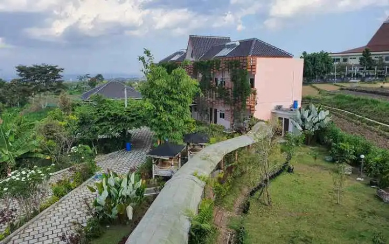 Tulip Guest House & Cafe