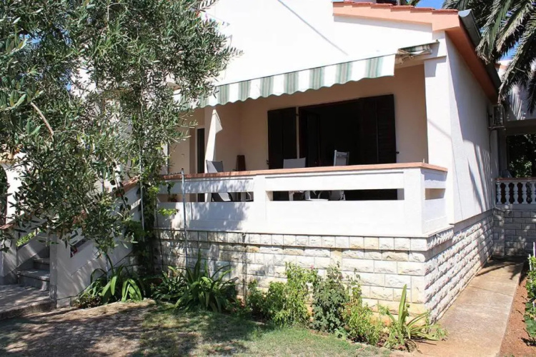 Studio apartment Marčelina