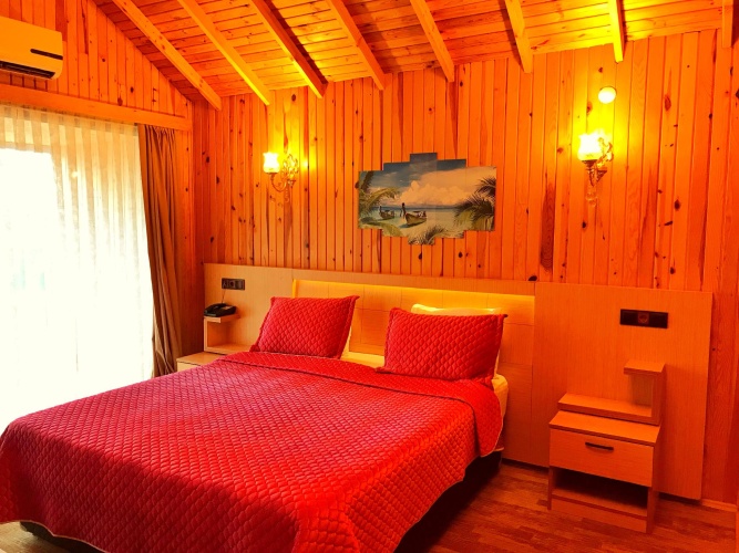 Bungalow with balcony and with view