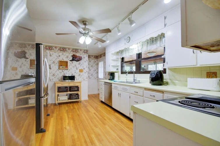 3 Bedrooms Cottage