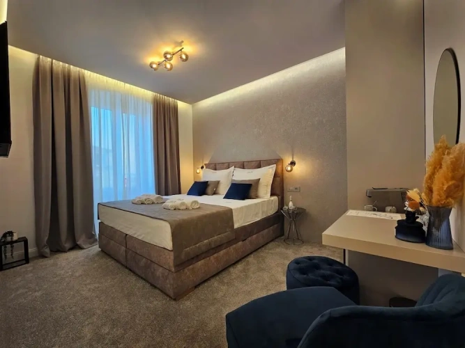 Deluxe Double room with partial sea view