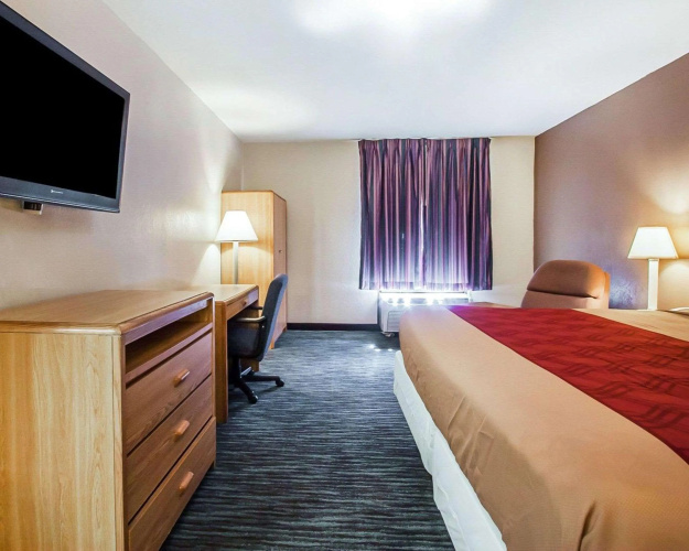 Econo Lodge Inn & Suites Jackson Northwest