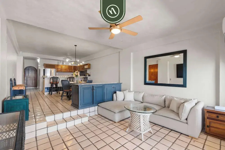 Beachfront Mexican Styled 3 BR Condo in Downtown