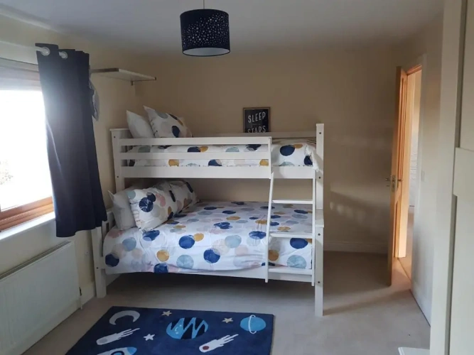 5 Bedrooms Double Cottage
