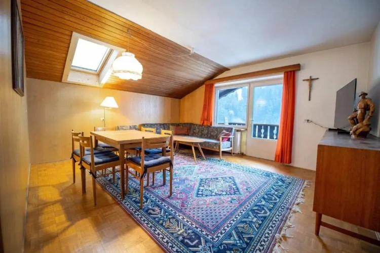 Apartment with mountain view