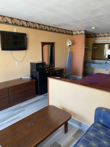 Executive Inn and Suites