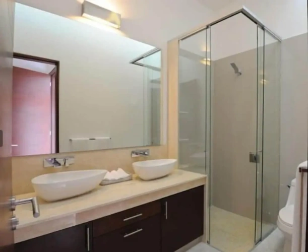 2 Bedrooms Luxury Apartment with balcony
