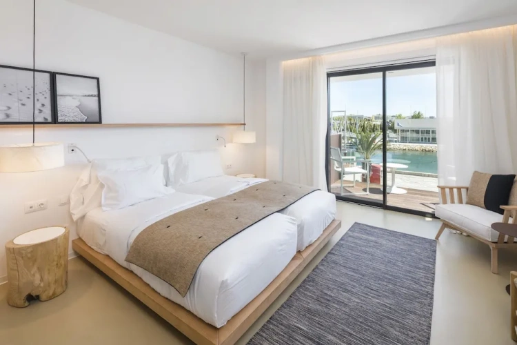 Superior Double room with marina view