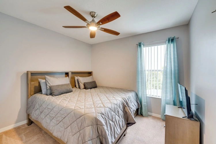 4 Bedrooms Cottage