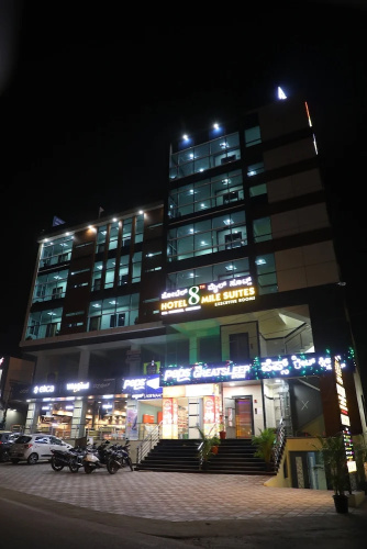 Hotel 8th Mile Suites