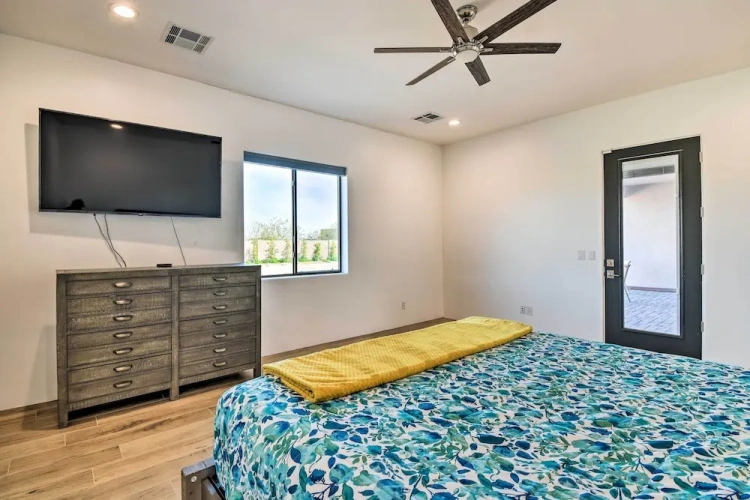 4 Bedrooms Cottage