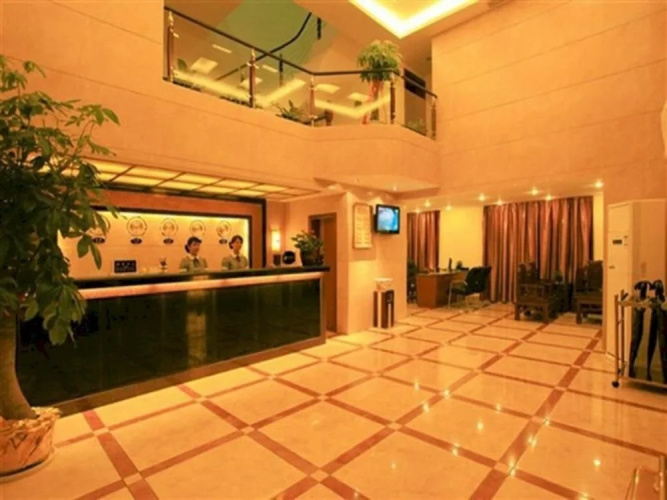 Purple Attic Holiday Hotel