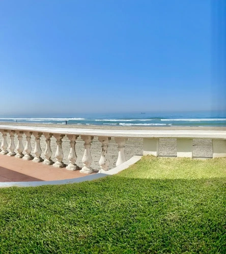 2 Bedrooms Luxury Villa beachfront