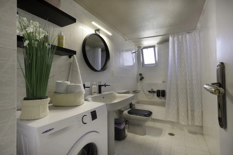 Renaissance City Apartment