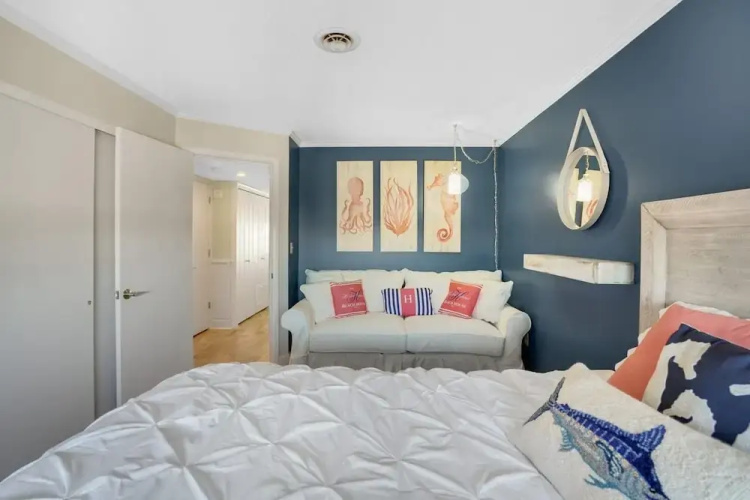 Harbour Island 402m 2 Bedroom Condo