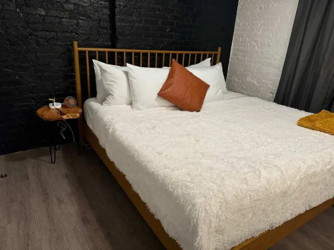 Short North Convention King Bed Free Parking