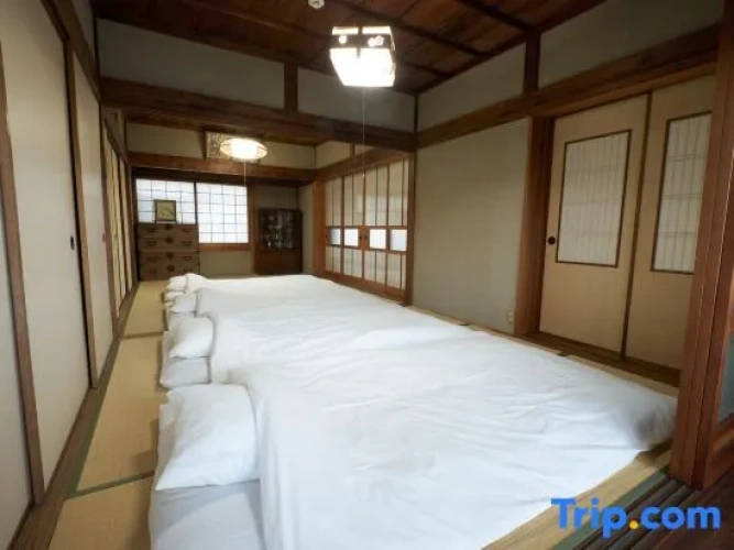 5 Bedrooms Standard room