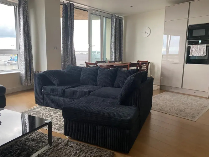 2 Bed Flat - Sleeps 4 - Parking - Wifi